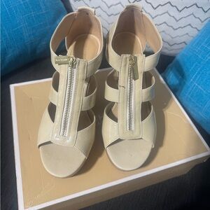 Michael Kors Cream Sandals with Strappy Design